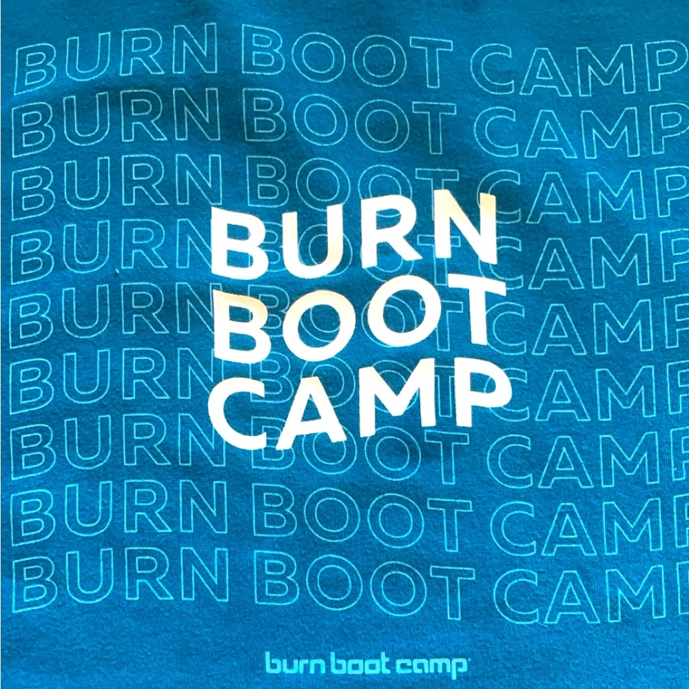 Burn Boot Camp crew neck medium